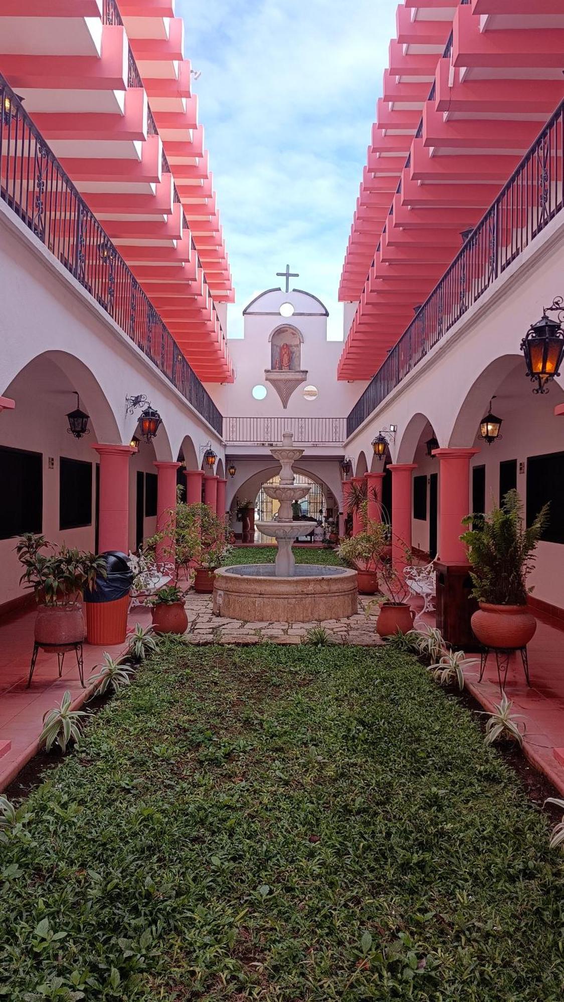 Hotel Zaci Вальядолид Экстерьер фото
