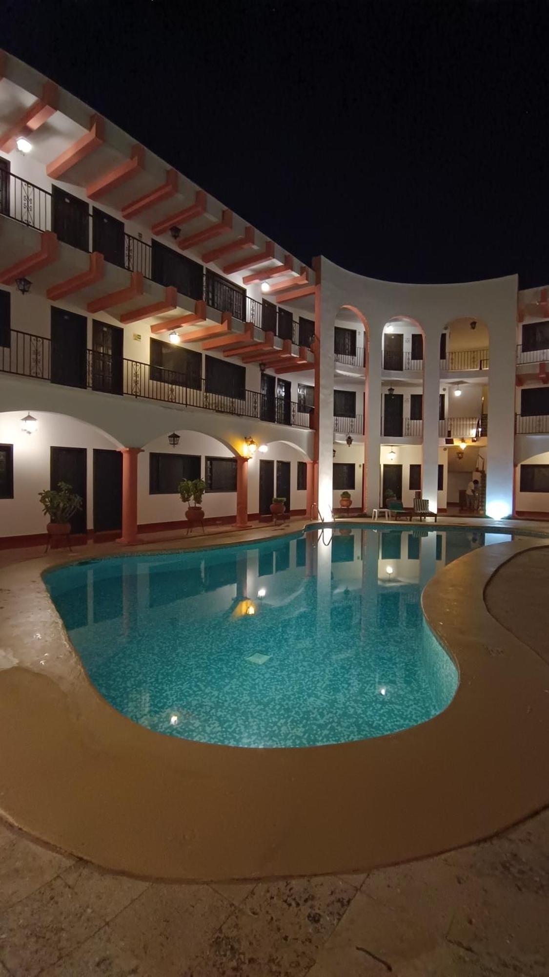 Hotel Zaci Вальядолид Экстерьер фото
